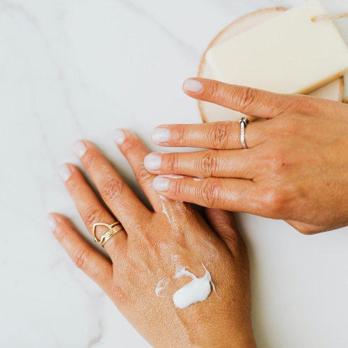 Cetearyl Alcohol base ingredient for lipstick and foundation